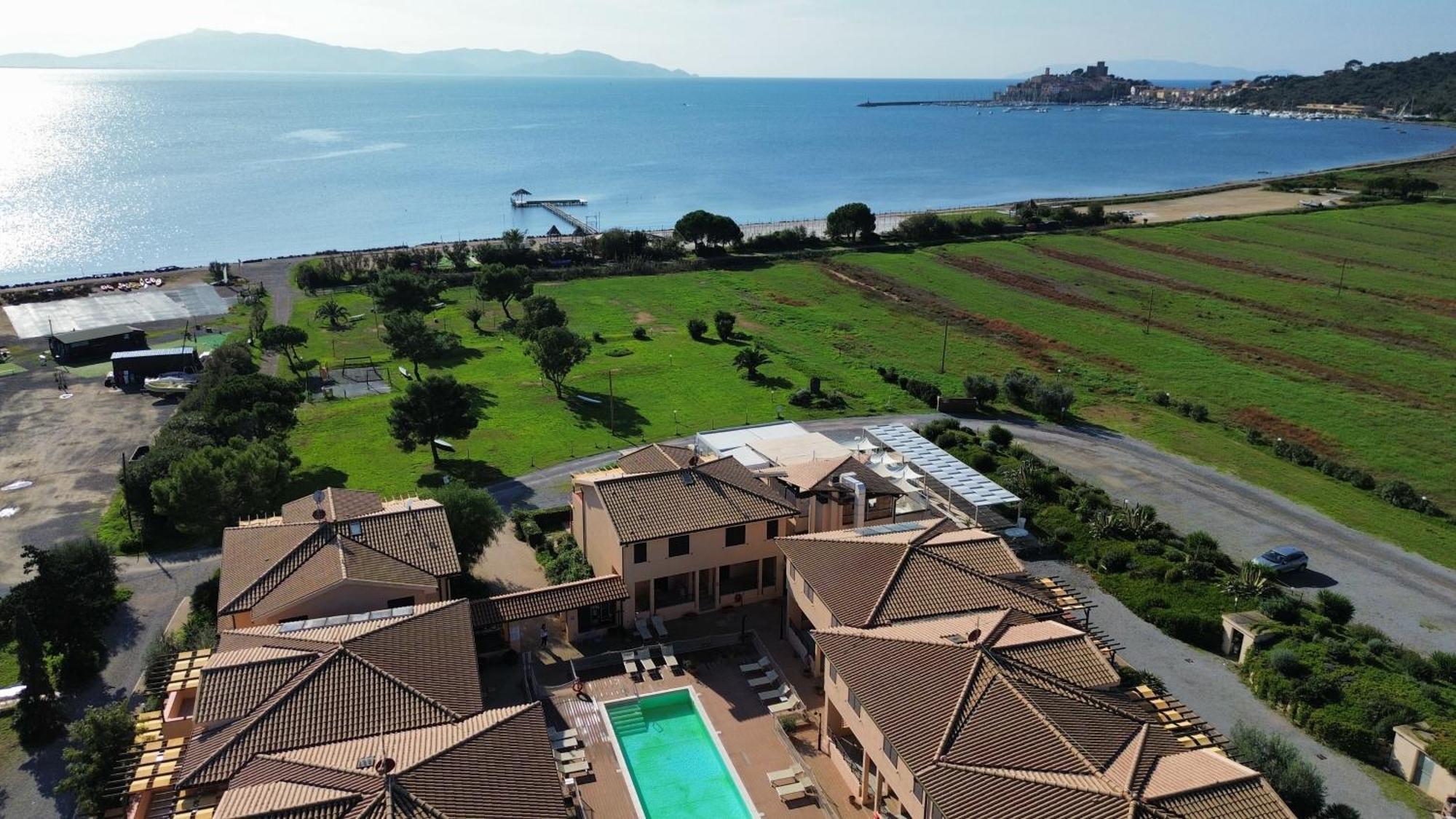 Residence Talamone Il Poderino Exterior photo