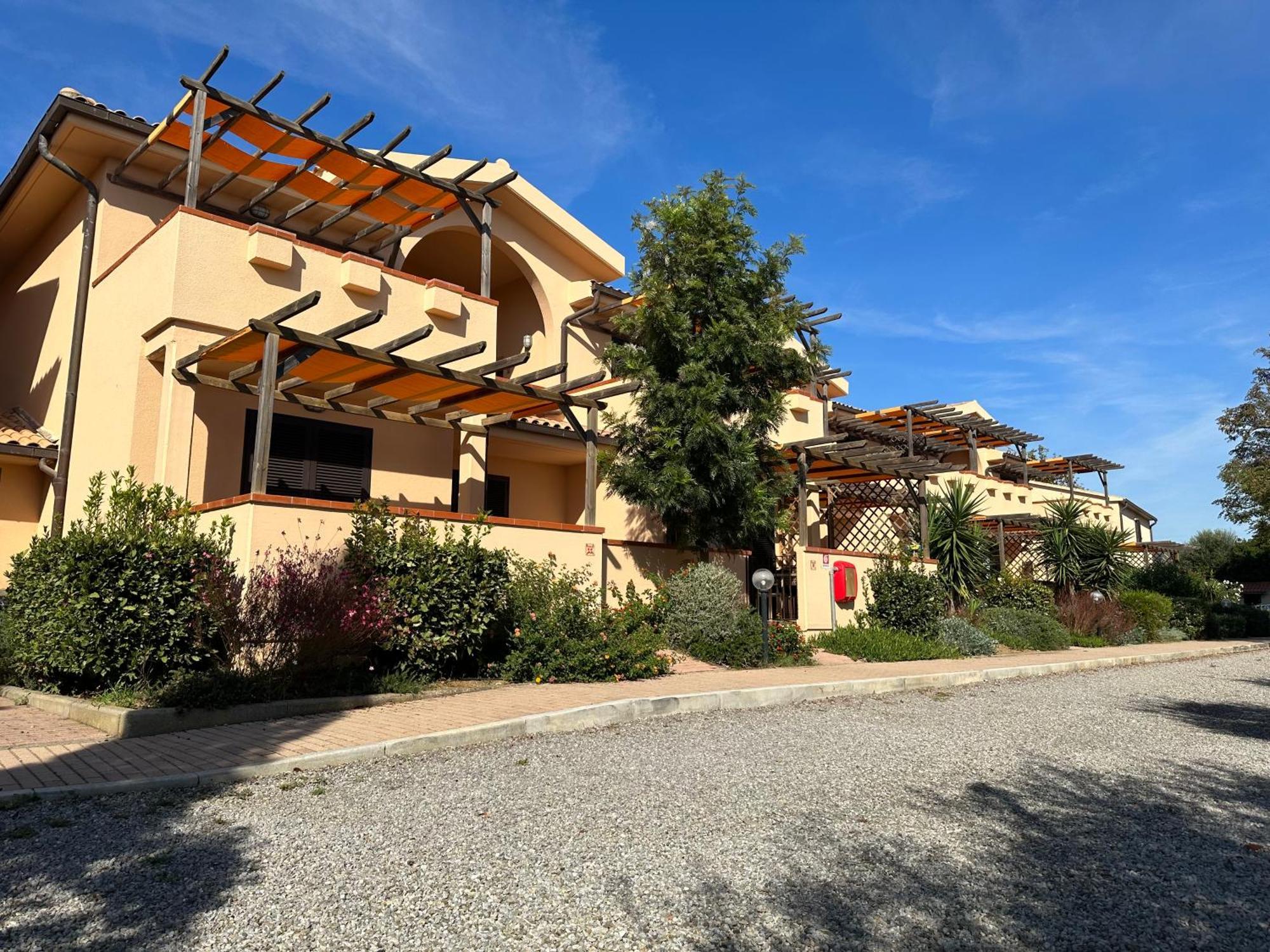 Residence Talamone Il Poderino Exterior photo